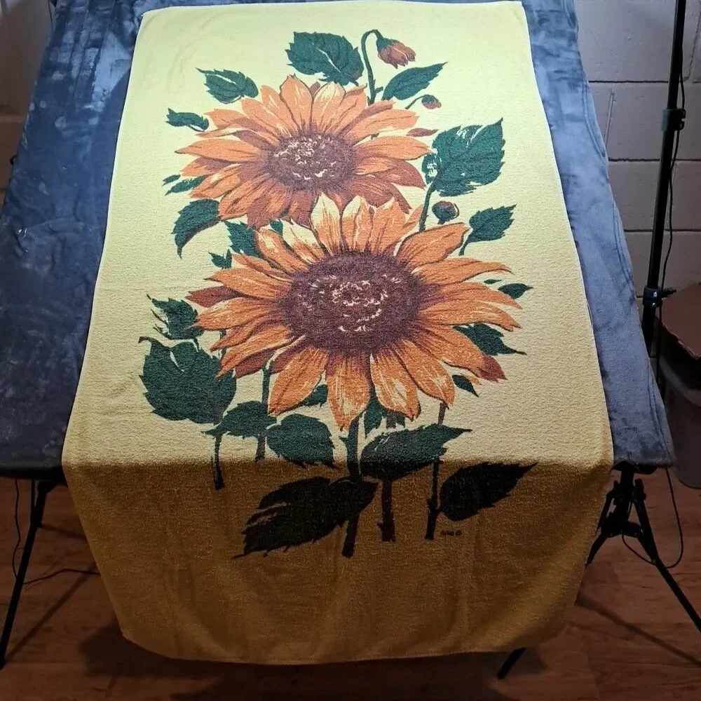 Vtg Sunflower Large Beach Towel Cannon 64.5